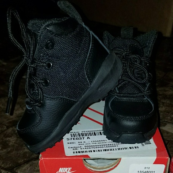 boys black nike boots